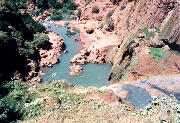 Petite rivire aprs  les cascades